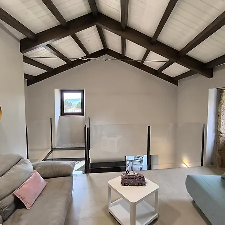 A Casa De Elisa Laxe